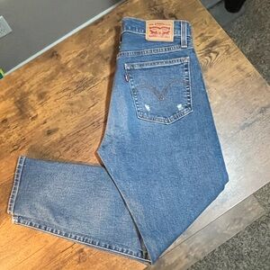 Levi’s Skinny Wedgie Sz. 29 Distressed Jeans